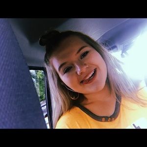 Meet your Posher, Kelsa